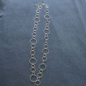 Chic Silver Toned Circle Necklace